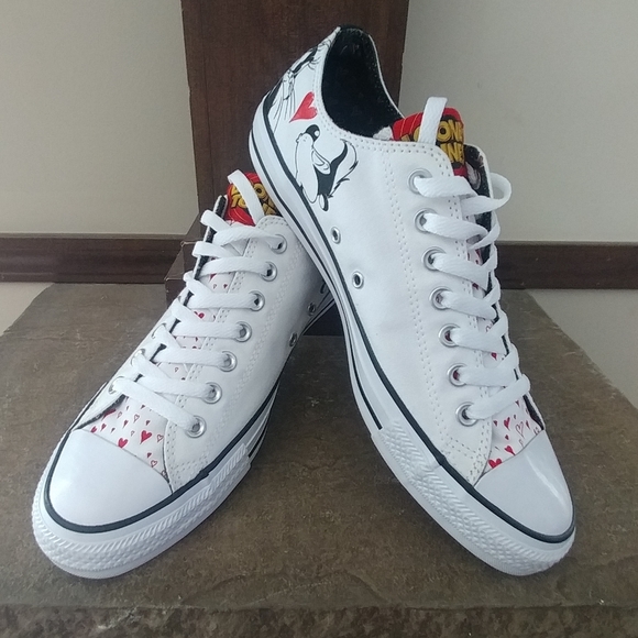 converse pepe le pew